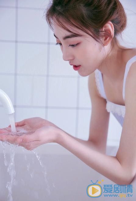 刘因然小性感写真 刘因然高清写真_刘因然高清剧照