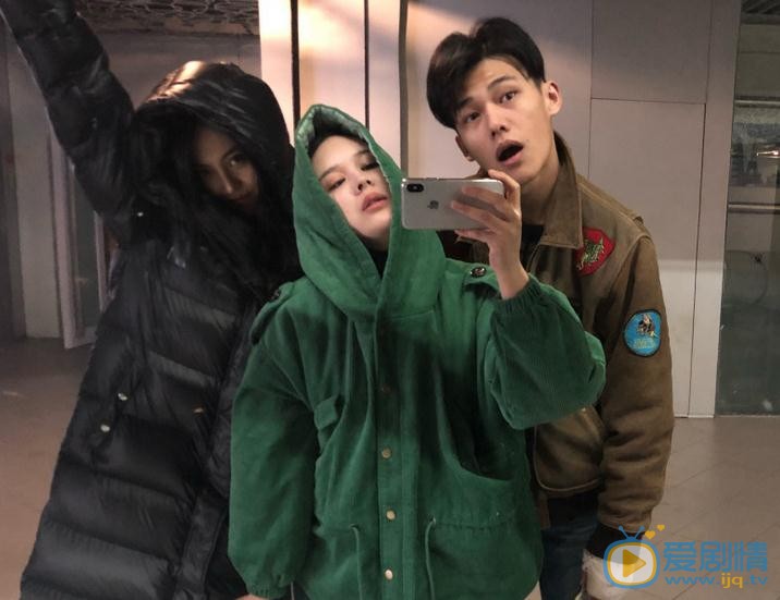 刘因然与人合照 刘因然高清写真_刘因然高清剧照