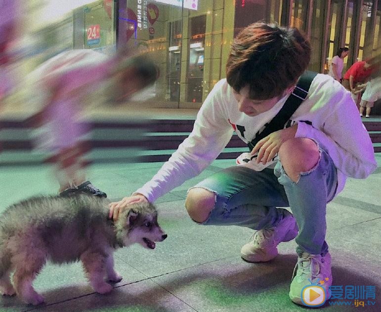 李明峻生活照 李明峻高清写真_李明峻高清剧照