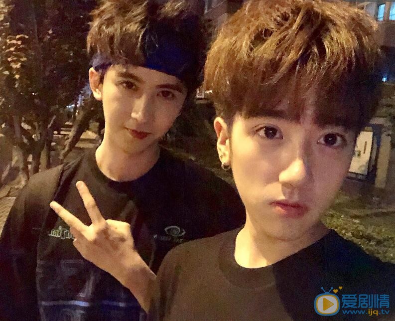 李明峻生活照 李明峻高清写真_李明峻高清剧照
