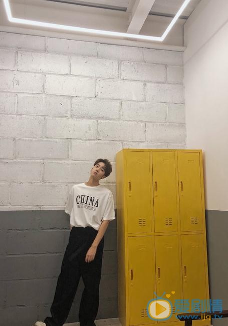 李明峻写真 李明峻高清写真_李明峻高清剧照