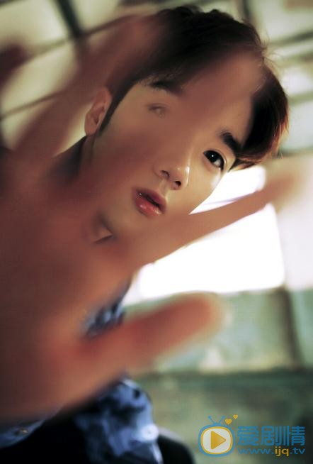 李明峻写真 李明峻高清写真_李明峻高清剧照