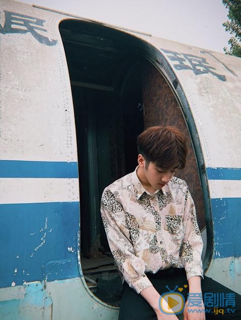 李明峻写真 李明峻高清写真_李明峻高清剧照