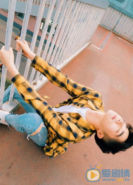 李明峻街拍写真 李明峻高清写真_李明峻高清剧照