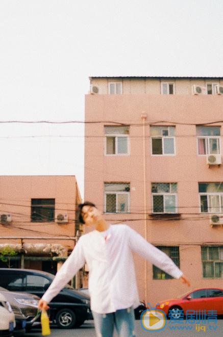 李明峻街拍写真 李明峻高清写真_李明峻高清剧照
