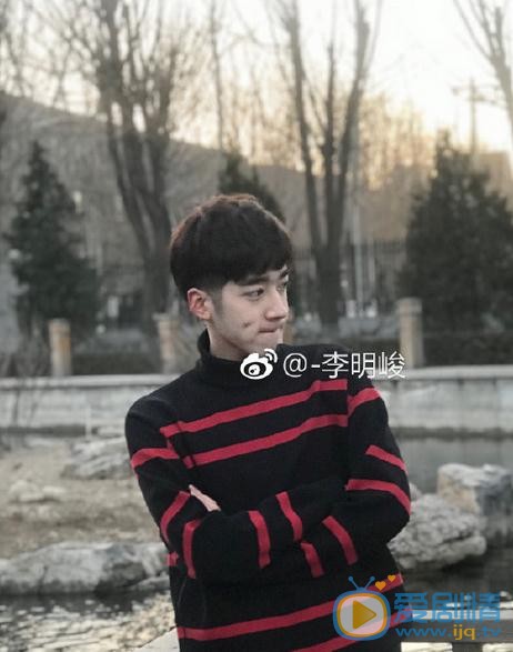 李明峻生活照 李明峻高清写真_李明峻高清剧照