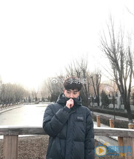 李明峻生活照 李明峻高清写真_李明峻高清剧照