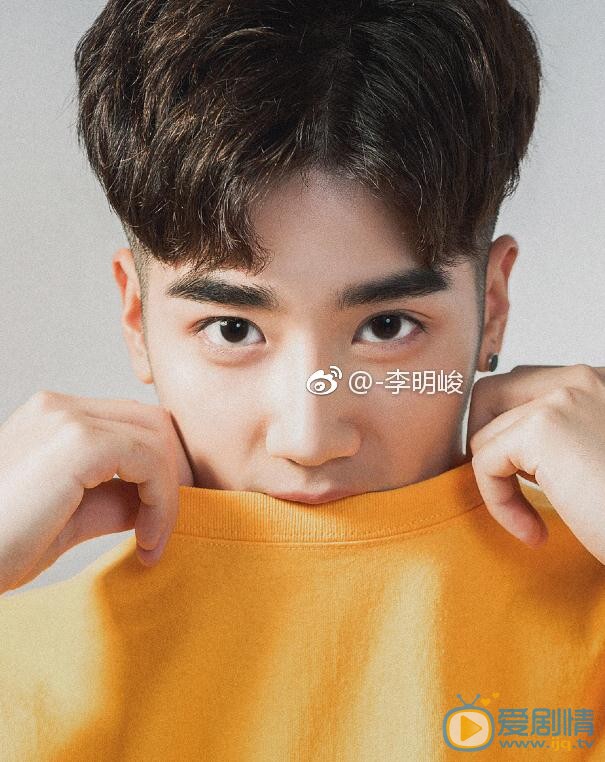 李明峻帅气写真 李明峻高清写真_李明峻高清剧照