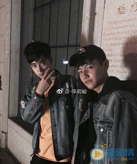 李明峻夜色写真 李明峻高清写真_李明峻高清剧照