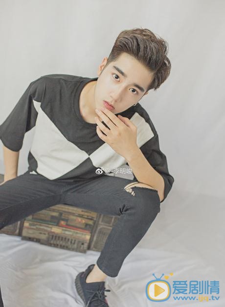 李明峻文艺写真 李明峻高清写真_李明峻高清剧照