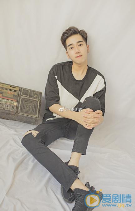 李明峻文艺写真 李明峻高清写真_李明峻高清剧照
