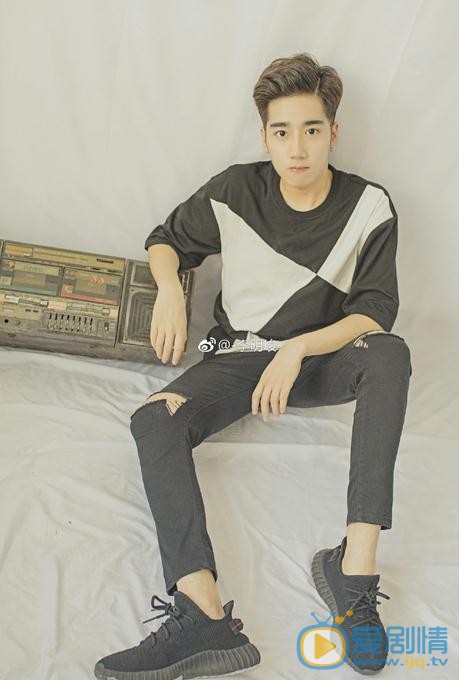 李明峻文艺写真 李明峻高清写真_李明峻高清剧照