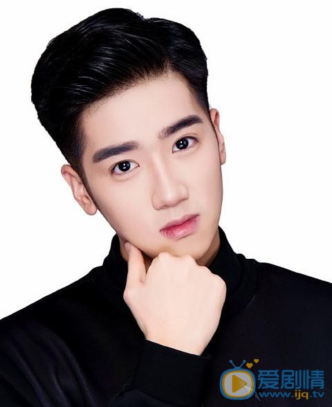 李明峻写真 李明峻高清写真_李明峻高清剧照