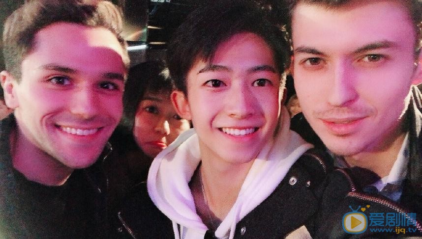 刘宇与人合照 刘宇高清写真_刘宇高清剧照
