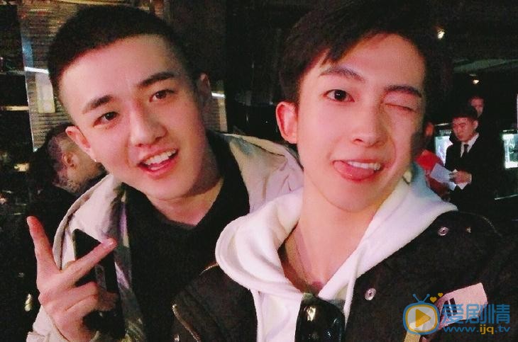 刘宇与人合照 刘宇高清写真_刘宇高清剧照