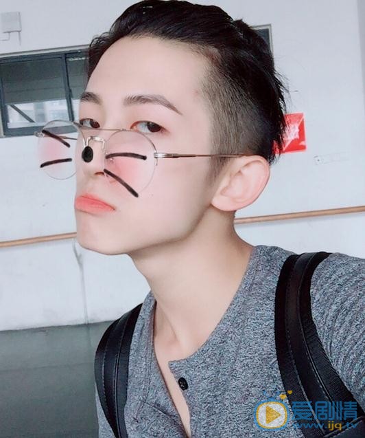 刘宇卖萌照 刘宇高清写真_刘宇高清剧照