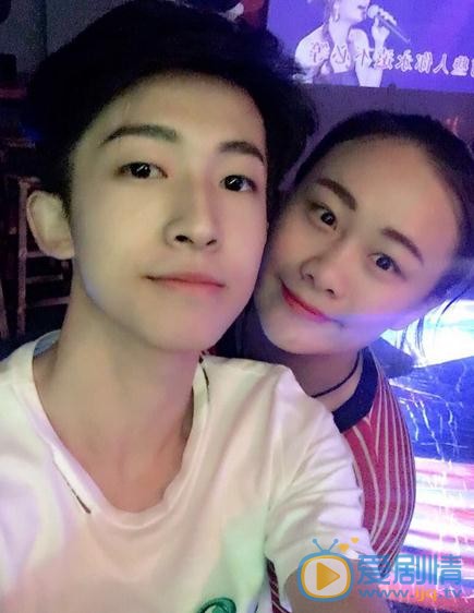 刘宇与人合照 刘宇高清写真_刘宇高清剧照