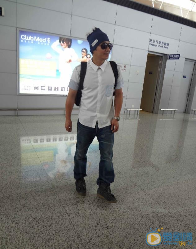 孙耀威路透街拍 孙耀威高清写真_孙耀威高清剧照