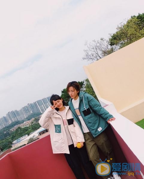 杨馥羽与人合照 杨馥羽高清写真_杨馥羽高清剧照