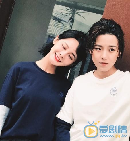 杨馥羽与人合照 杨馥羽高清写真_杨馥羽高清剧照