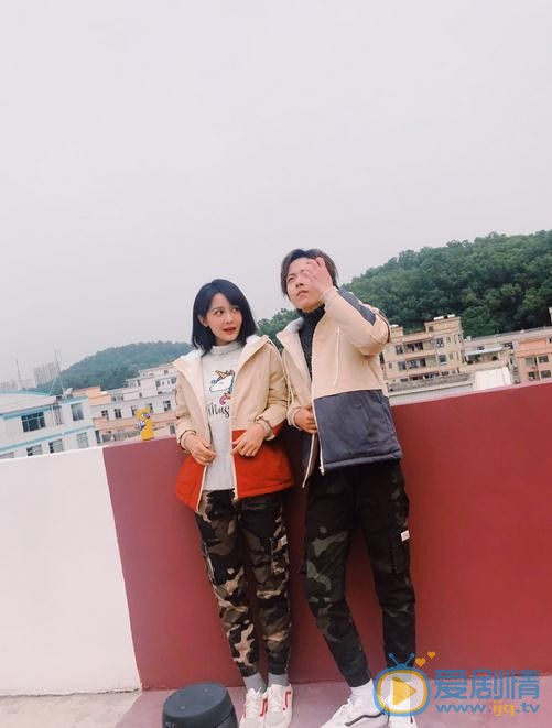 杨馥羽与人合照 杨馥羽高清写真_杨馥羽高清剧照