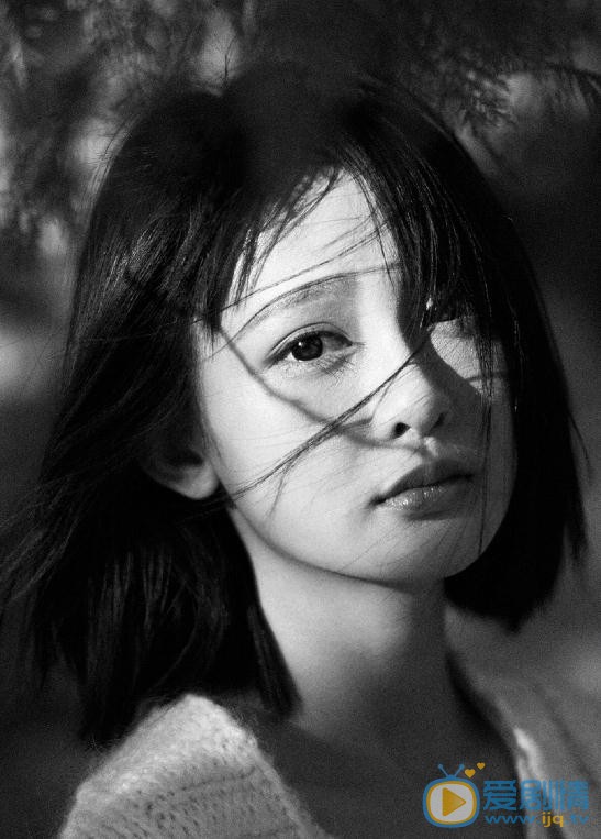 杨馥羽黑白写真 杨馥羽高清写真_杨馥羽高清剧照