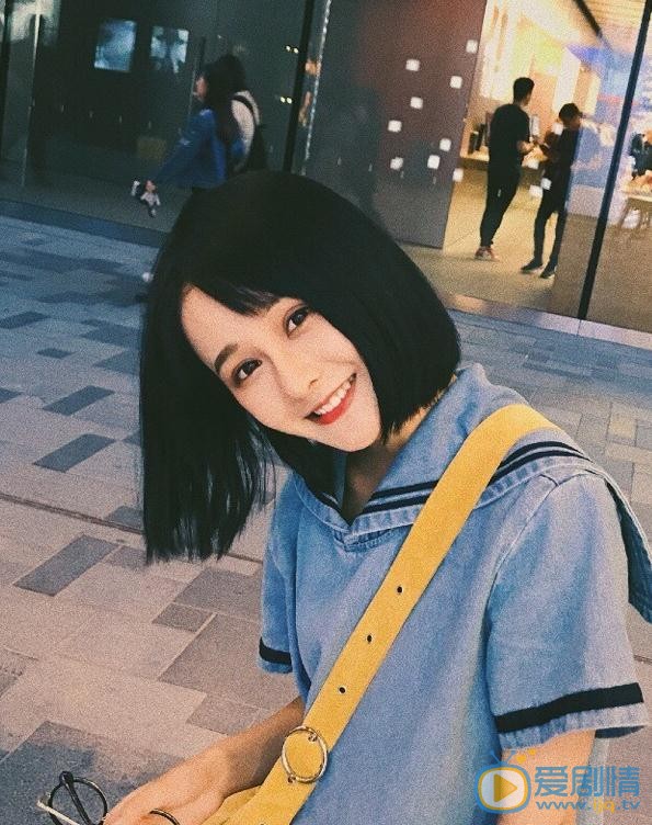 杨馥羽制服写真 杨馥羽高清写真_杨馥羽高清剧照