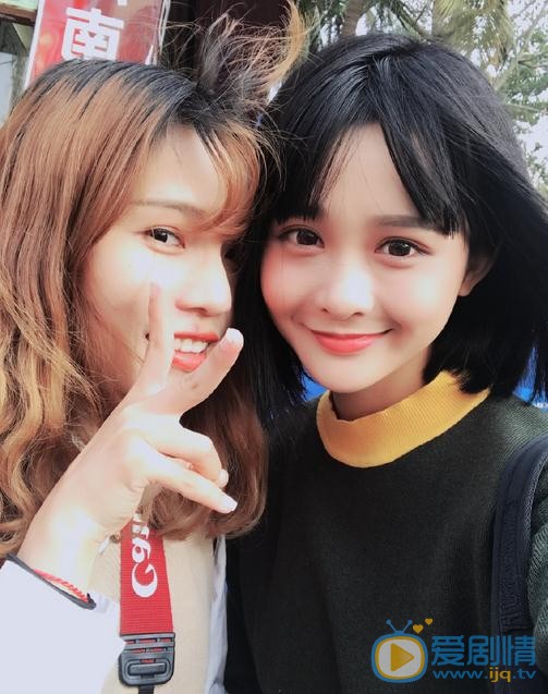 杨馥羽与人合照 杨馥羽高清写真_杨馥羽高清剧照