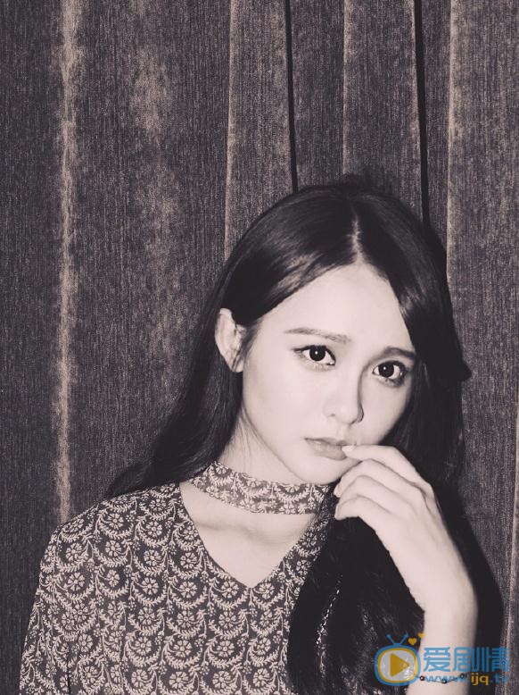 杨馥羽黑白写真 杨馥羽高清写真_杨馥羽高清剧照