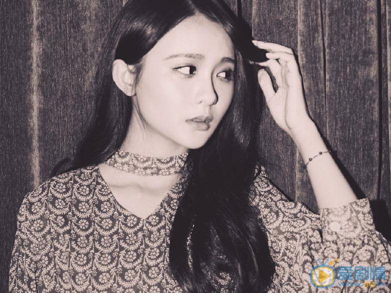 杨馥羽黑白写真 杨馥羽高清写真_杨馥羽高清剧照