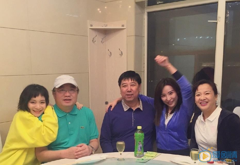 史策家人合照 史策高清写真_史策高清剧照