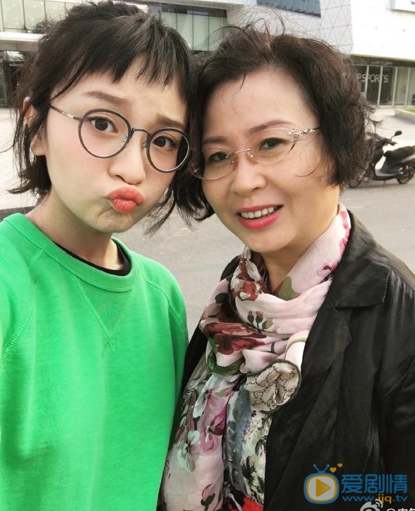 史策家人合照 史策高清写真_史策高清剧照