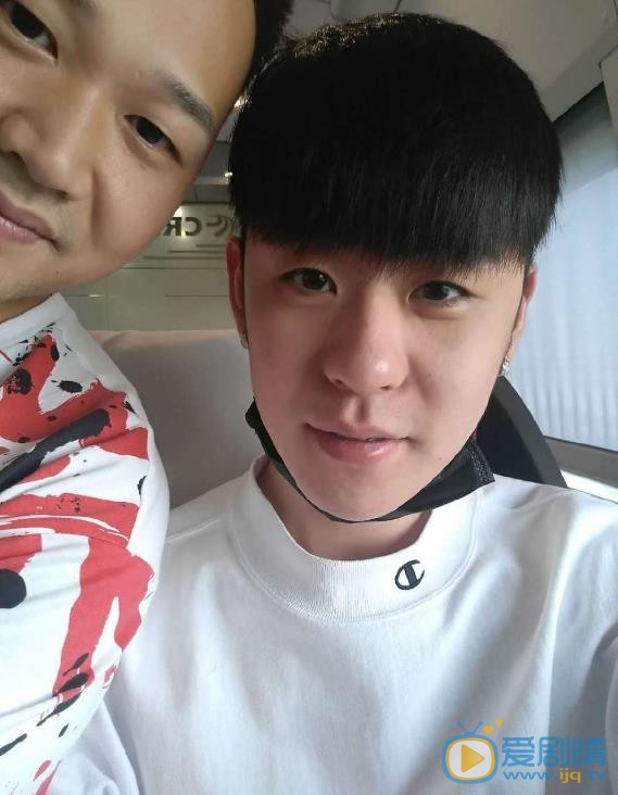 张云雷生活照 张云雷高清写真_张云雷高清剧照