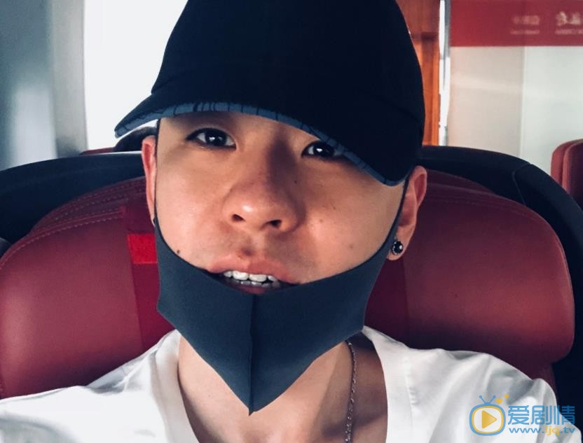 张云雷生活照 张云雷高清写真_张云雷高清剧照