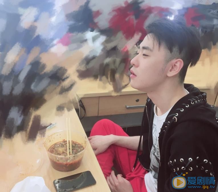 张云雷生活照 张云雷高清写真_张云雷高清剧照