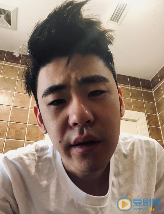 张云雷生活照 张云雷高清写真_张云雷高清剧照