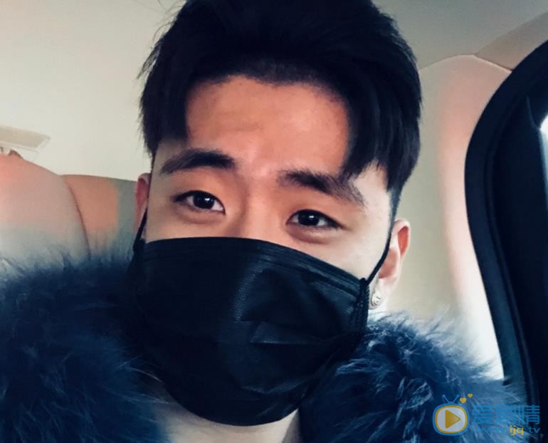 张云雷生活照 张云雷高清写真_张云雷高清剧照