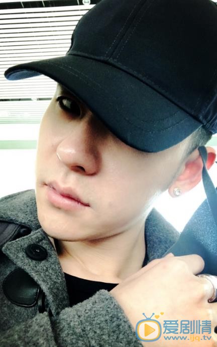 张云雷生活照 张云雷高清写真_张云雷高清剧照