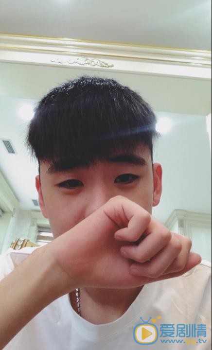 张云雷生活照 张云雷高清写真_张云雷高清剧照