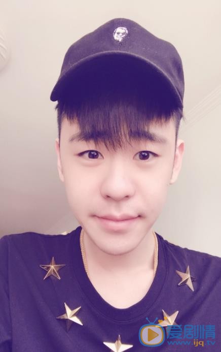 张云雷生活照 张云雷高清写真_张云雷高清剧照