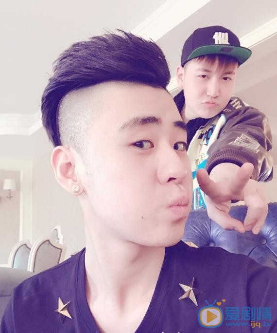 张云雷生活照 张云雷高清写真_张云雷高清剧照