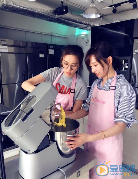 龚嘉欣与他人合照 龚嘉欣高清写真_龚嘉欣高清剧照