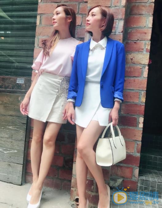 龚嘉欣与他人合照 龚嘉欣与他人合照
