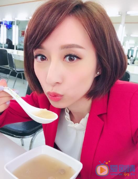 龚嘉欣自拍照 龚嘉欣高清写真_龚嘉欣高清剧照