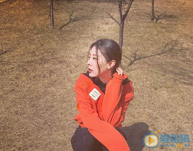 王艺甜街拍写真 王艺甜高清写真_王艺甜高清剧照