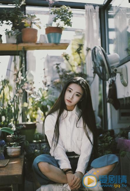王艺甜秋日写真 王艺甜高清写真_王艺甜高清剧照