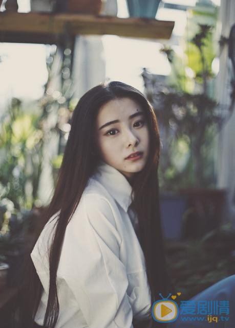 王艺甜秋日写真 王艺甜高清写真_王艺甜高清剧照