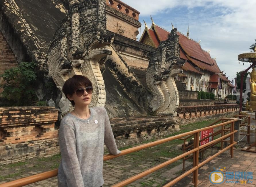 贺丹丹户外旅行照 贺丹丹高清写真_贺丹丹高清剧照