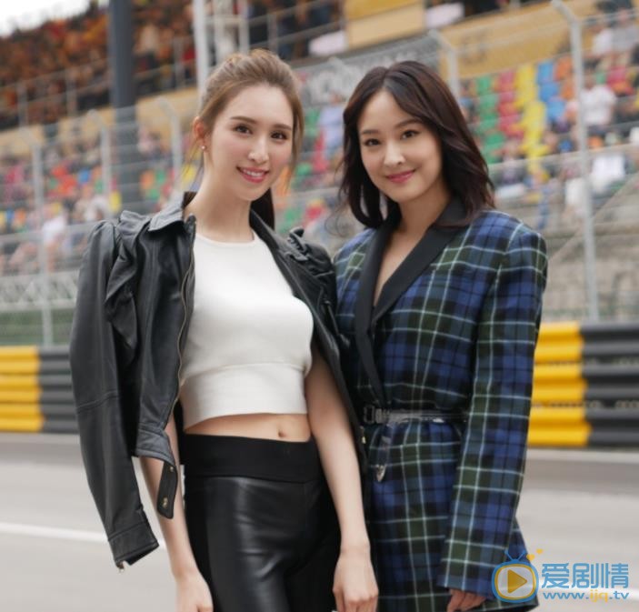 何傲儿与他人合照 何傲儿高清写真_何傲儿高清剧照