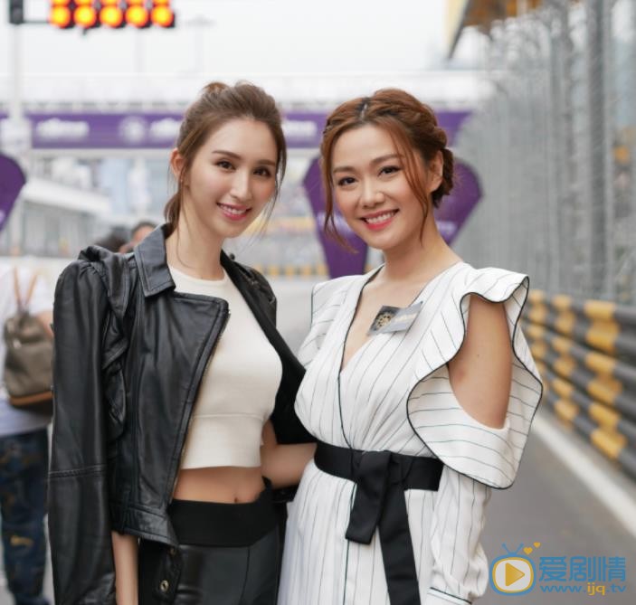 何傲儿与他人合照 何傲儿高清写真_何傲儿高清剧照